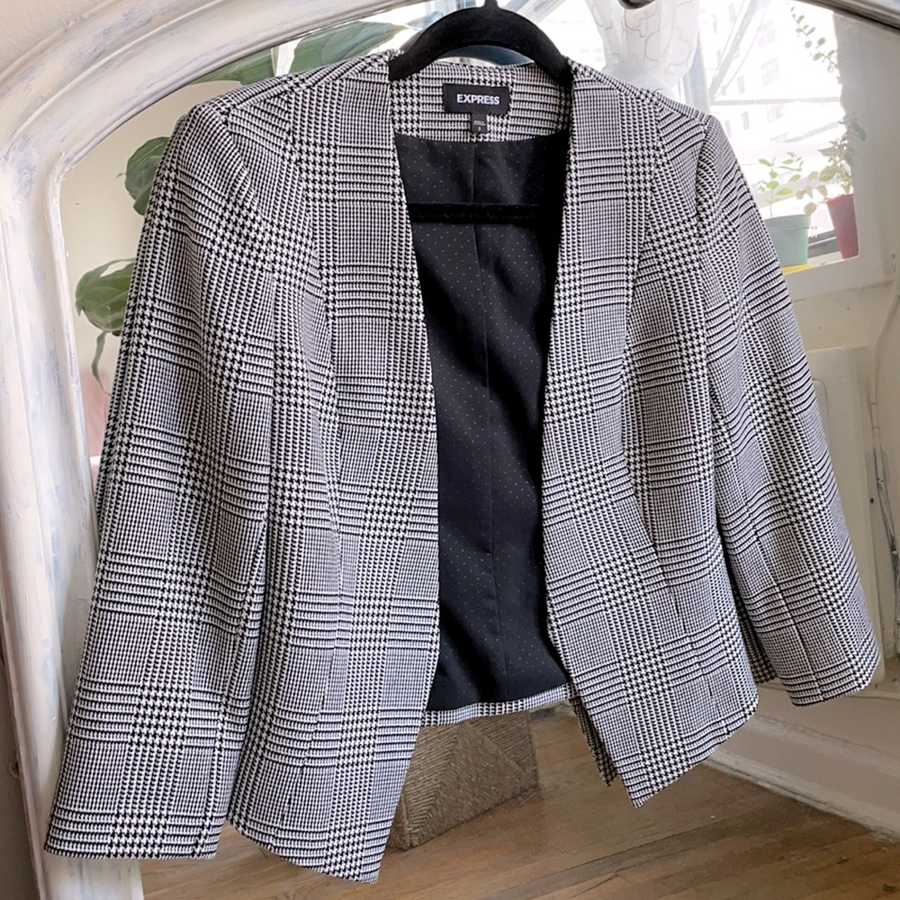 Express Cropped Blazer with 3/4 Sleeves